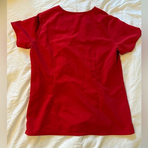 Figs Catarina One Pocket Scrub Top Red - Picture 2 of 3
